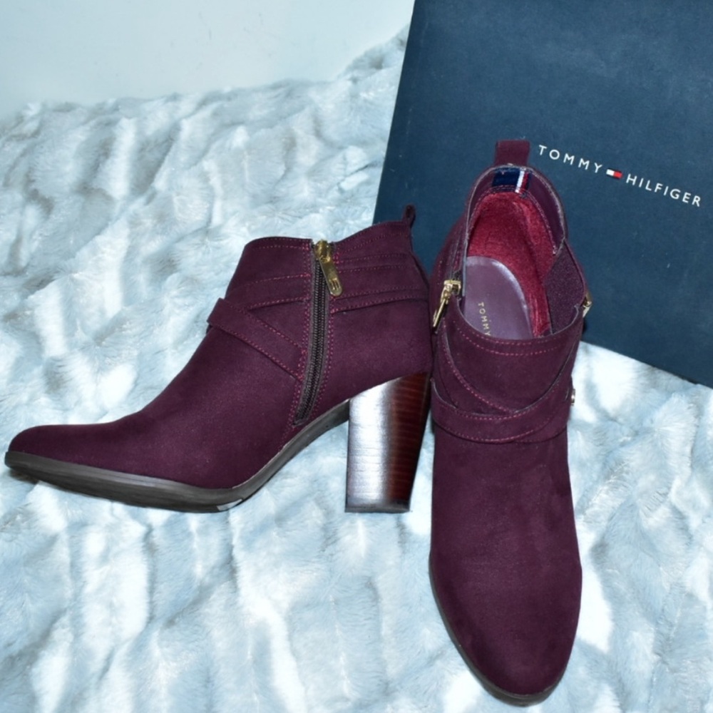 TOMMY HILFIGER SILVIA 2 BURGUNDY SUEDE ANKLE BOOT
